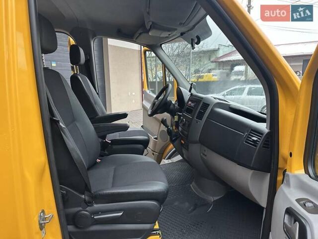 Желтый Мерседес Sprinter, объемом двигателя 2.2 л и пробегом 264 тыс. км за 16500 $, фото 15 на Automoto.ua