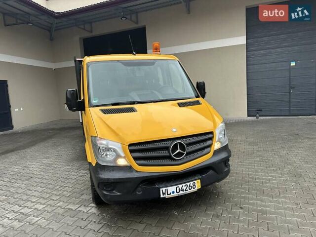 Желтый Мерседес Sprinter, объемом двигателя 2.2 л и пробегом 264 тыс. км за 16500 $, фото 2 на Automoto.ua