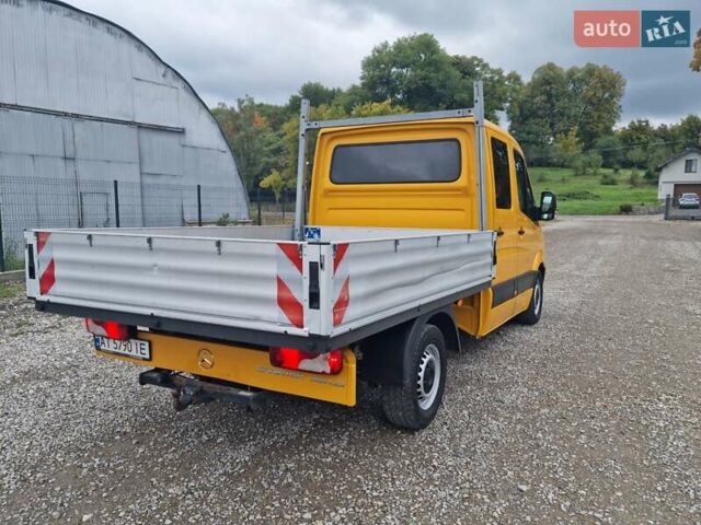 Желтый Мерседес Sprinter, объемом двигателя 2.1 л и пробегом 285 тыс. км за 20300 $, фото 2 на Automoto.ua
