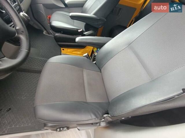 Желтый Мерседес Sprinter, объемом двигателя 2.2 л и пробегом 283 тыс. км за 21900 $, фото 15 на Automoto.ua