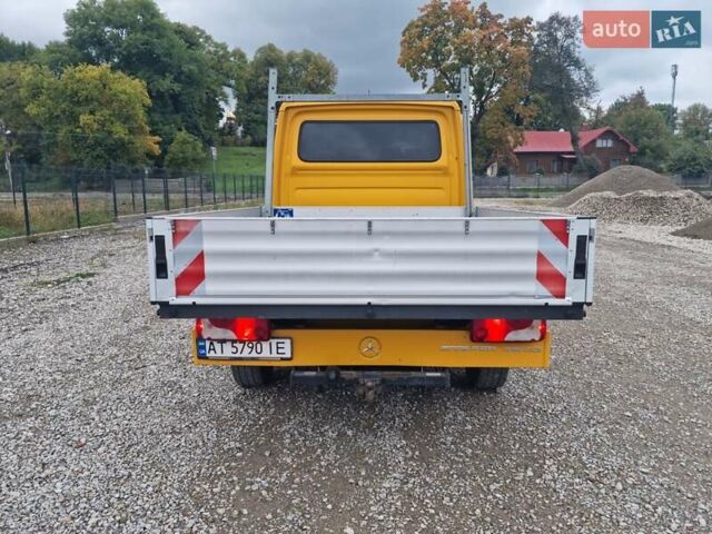 Желтый Мерседес Sprinter, объемом двигателя 2.1 л и пробегом 285 тыс. км за 20300 $, фото 7 на Automoto.ua