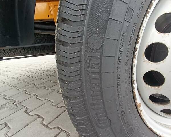 Желтый Мерседес Sprinter, объемом двигателя 2.2 л и пробегом 283 тыс. км за 21900 $, фото 35 на Automoto.ua