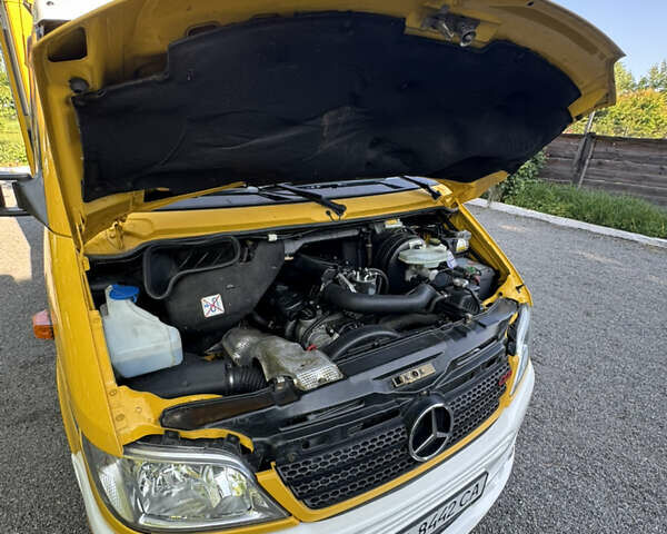 Желтый Мерседес Sprinter, объемом двигателя 2.3 л и пробегом 158 тыс. км за 42000 $, фото 87 на Automoto.ua