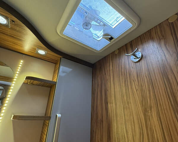 Желтый Мерседес Sprinter, объемом двигателя 2.3 л и пробегом 158 тыс. км за 42000 $, фото 36 на Automoto.ua