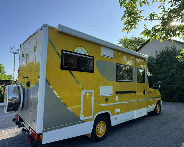 Желтый Мерседес Sprinter, объемом двигателя 2.3 л и пробегом 158 тыс. км за 42000 $, фото 8 на Automoto.ua