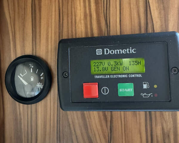 Желтый Мерседес Sprinter, объемом двигателя 2.3 л и пробегом 158 тыс. км за 42000 $, фото 79 на Automoto.ua