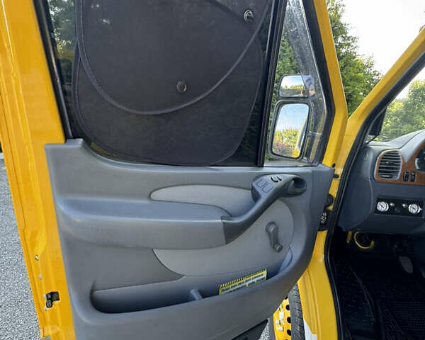 Желтый Мерседес Sprinter, объемом двигателя 2.3 л и пробегом 158 тыс. км за 42000 $, фото 67 на Automoto.ua