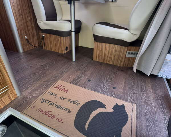 Желтый Мерседес Sprinter, объемом двигателя 2.3 л и пробегом 158 тыс. км за 42000 $, фото 17 на Automoto.ua
