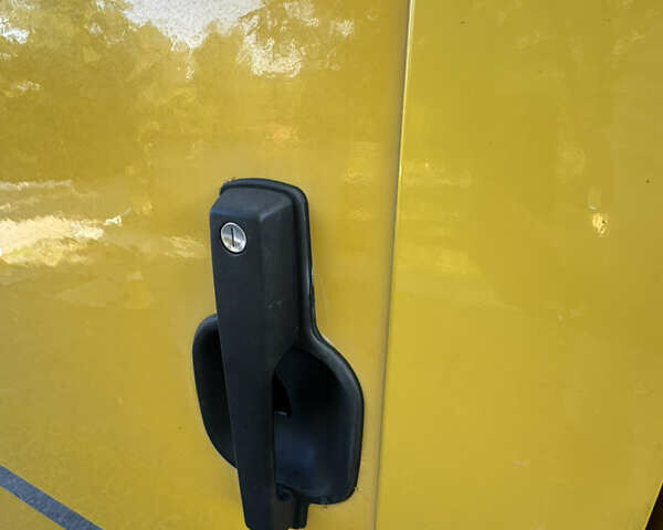 Желтый Мерседес Sprinter, объемом двигателя 2.3 л и пробегом 158 тыс. км за 42000 $, фото 11 на Automoto.ua