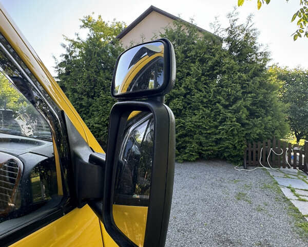 Желтый Мерседес Sprinter, объемом двигателя 2.3 л и пробегом 158 тыс. км за 42000 $, фото 15 на Automoto.ua