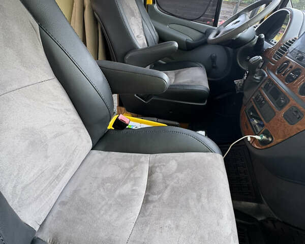 Желтый Мерседес Sprinter, объемом двигателя 2.3 л и пробегом 158 тыс. км за 42000 $, фото 43 на Automoto.ua