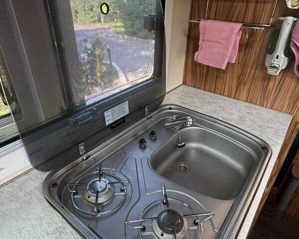 Желтый Мерседес Sprinter, объемом двигателя 2.3 л и пробегом 158 тыс. км за 42000 $, фото 27 на Automoto.ua