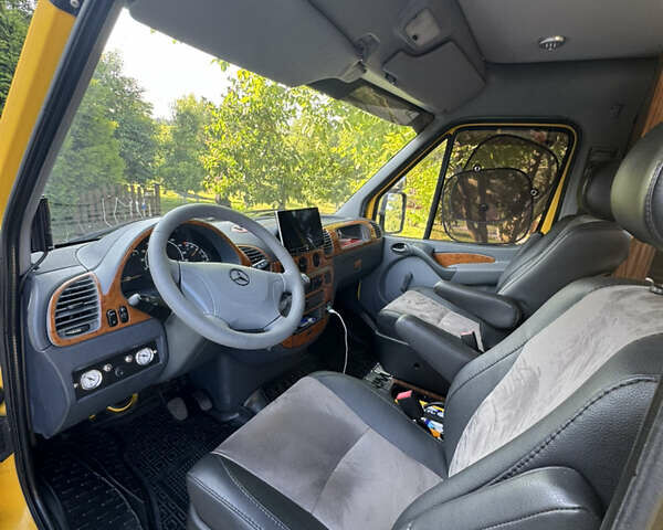 Желтый Мерседес Sprinter, объемом двигателя 2.3 л и пробегом 158 тыс. км за 42000 $, фото 69 на Automoto.ua