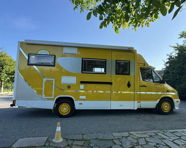 Желтый Мерседес Sprinter, объемом двигателя 2.3 л и пробегом 158 тыс. км за 42000 $, фото 9 на Automoto.ua