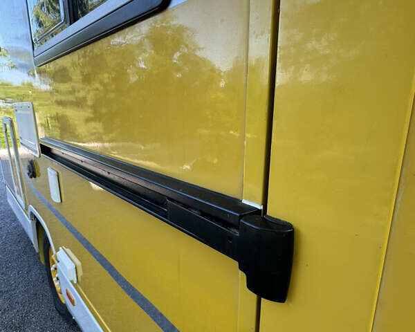 Желтый Мерседес Sprinter, объемом двигателя 2.3 л и пробегом 158 тыс. км за 42000 $, фото 12 на Automoto.ua