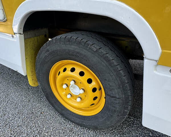 Желтый Мерседес Sprinter, объемом двигателя 2.3 л и пробегом 158 тыс. км за 42000 $, фото 14 на Automoto.ua