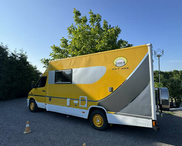 Желтый Мерседес Sprinter, объемом двигателя 2.3 л и пробегом 158 тыс. км за 42000 $, фото 6 на Automoto.ua