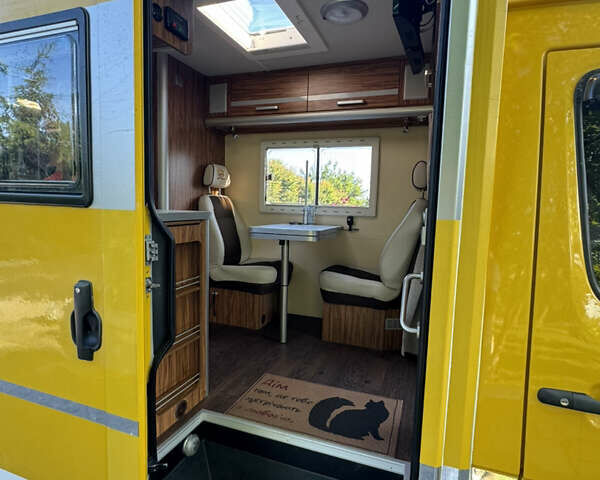 Желтый Мерседес Sprinter, объемом двигателя 2.3 л и пробегом 158 тыс. км за 42000 $, фото 18 на Automoto.ua