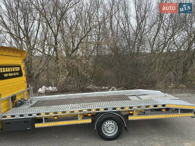 Желтый Мерседес Sprinter, объемом двигателя 2.15 л и пробегом 488 тыс. км за 15800 $, фото 12 на Automoto.ua