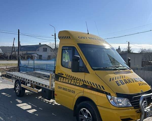 Желтый Мерседес Sprinter, объемом двигателя 2.15 л и пробегом 488 тыс. км за 15800 $, фото 3 на Automoto.ua