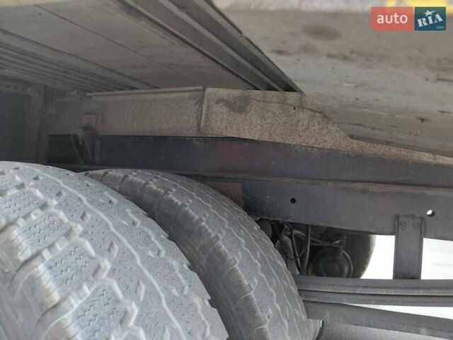 Желтый Мерседес Sprinter, объемом двигателя 27 л и пробегом 400 тыс. км за 17500 $, фото 1 на Automoto.ua
