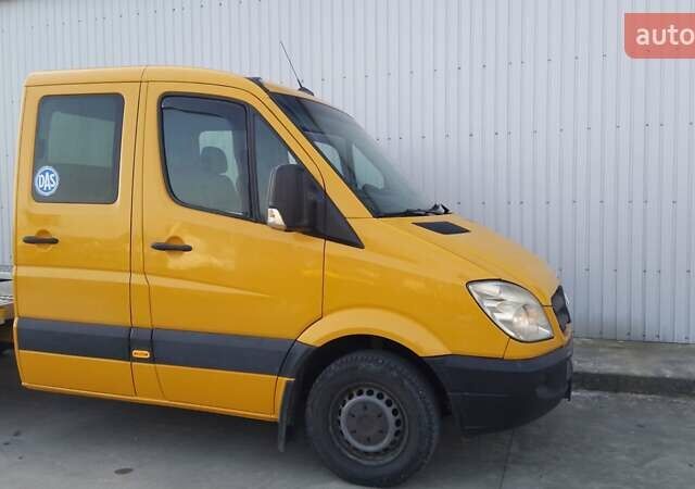 Желтый Мерседес Sprinter, объемом двигателя 2.1 л и пробегом 257 тыс. км за 18999 $, фото 15 на Automoto.ua