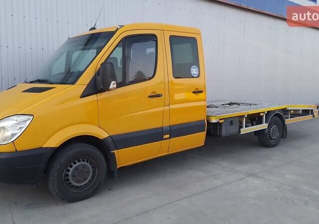 Желтый Мерседес Sprinter, объемом двигателя 2.1 л и пробегом 257 тыс. км за 18999 $, фото 6 на Automoto.ua