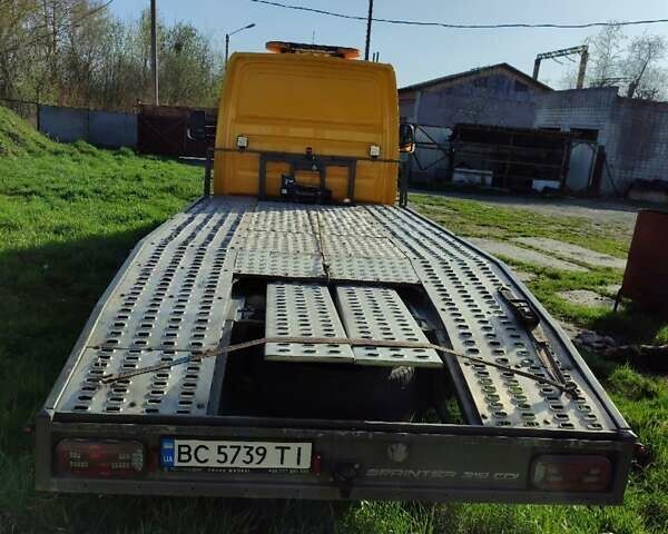 Желтый Мерседес Sprinter, объемом двигателя 2.99 л и пробегом 432 тыс. км за 20900 $, фото 8 на Automoto.ua