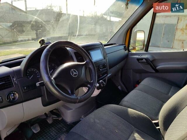 Желтый Мерседес Sprinter, объемом двигателя 2.99 л и пробегом 432 тыс. км за 20900 $, фото 15 на Automoto.ua