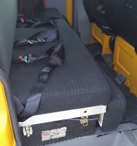 Желтый Мерседес Sprinter, объемом двигателя 2.1 л и пробегом 257 тыс. км за 18999 $, фото 4 на Automoto.ua