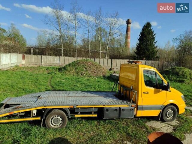 Желтый Мерседес Sprinter, объемом двигателя 2.99 л и пробегом 432 тыс. км за 20900 $, фото 6 на Automoto.ua