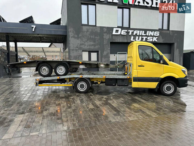 Желтый Мерседес Sprinter, объемом двигателя 2.14 л и пробегом 675 тыс. км за 22000 $, фото 1 на Automoto.ua