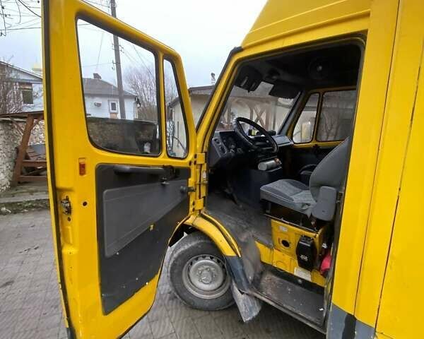 Жовтий Мерседес Sprinter, об'ємом двигуна 2.3 л та пробігом 399 тис. км за 3300 $, фото 10 на Automoto.ua