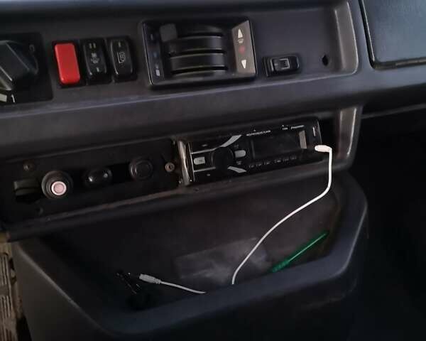 Жовтий Мерседес Sprinter, об'ємом двигуна 0 л та пробігом 720 тис. км за 2300 $, фото 10 на Automoto.ua