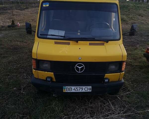 Жовтий Мерседес Sprinter, об'ємом двигуна 0 л та пробігом 720 тис. км за 2300 $, фото 1 на Automoto.ua