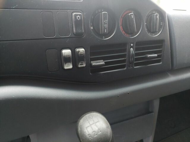 Жовтий Мерседес Sprinter, об'ємом двигуна 2.9 л та пробігом 560 тис. км за 8999 $, фото 11 на Automoto.ua