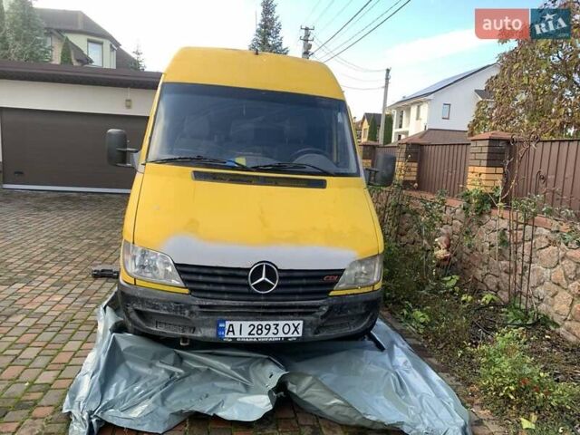 Желтый Мерседес Sprinter, объемом двигателя 2.15 л и пробегом 800 тыс. км за 5700 $, фото 4 на Automoto.ua