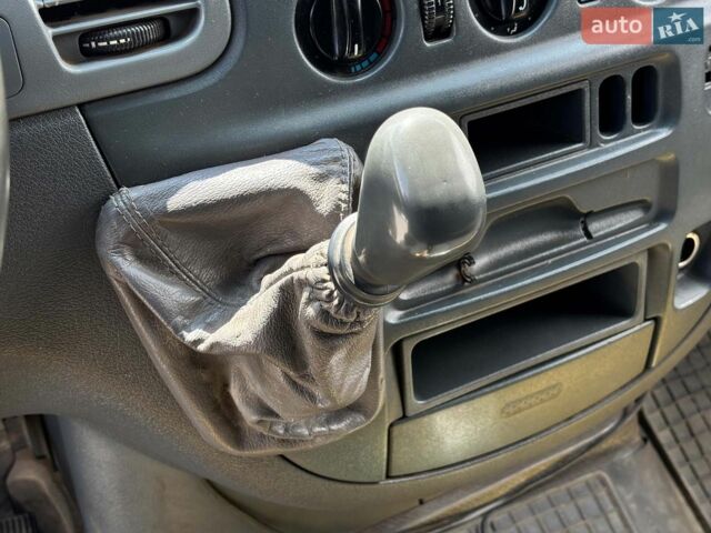 Желтый Мерседес Sprinter, объемом двигателя 2.2 л и пробегом 350 тыс. км за 6390 $, фото 21 на Automoto.ua