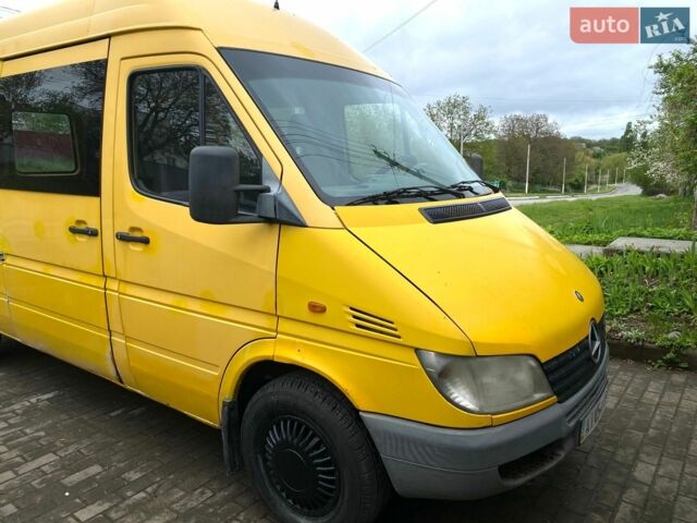 Желтый Мерседес Sprinter, объемом двигателя 2.2 л и пробегом 625 тыс. км за 6400 $, фото 2 на Automoto.ua