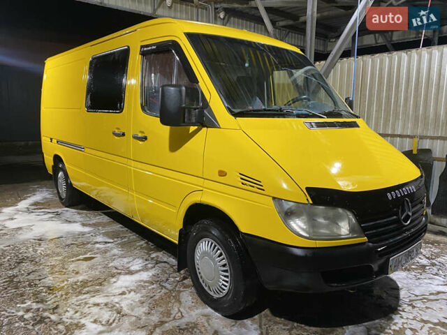 Желтый Мерседес Sprinter, объемом двигателя 0 л и пробегом 592 тыс. км за 8500 $, фото 4 на Automoto.ua