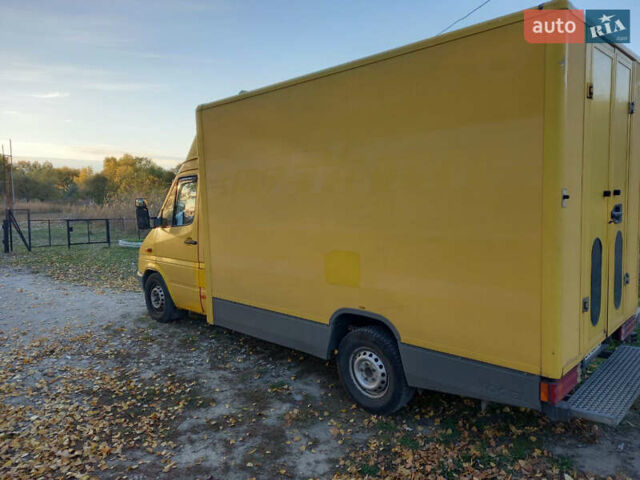 Желтый Мерседес Sprinter, объемом двигателя 2.1 л и пробегом 404 тыс. км за 7600 $, фото 11 на Automoto.ua