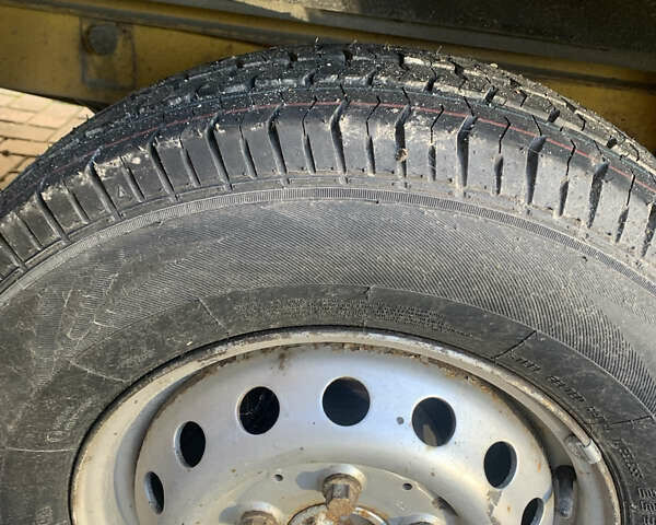 Жовтий Мерседес Sprinter, об'ємом двигуна 0 л та пробігом 141 тис. км за 13700 $, фото 4 на Automoto.ua