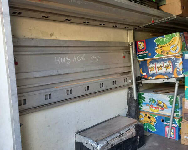 Желтый Мерседес Sprinter, объемом двигателя 2.15 л и пробегом 400 тыс. км за 8900 $, фото 6 на Automoto.ua