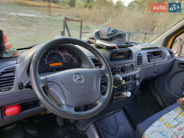 Желтый Мерседес Sprinter, объемом двигателя 2.15 л и пробегом 400 тыс. км за 8900 $, фото 8 на Automoto.ua