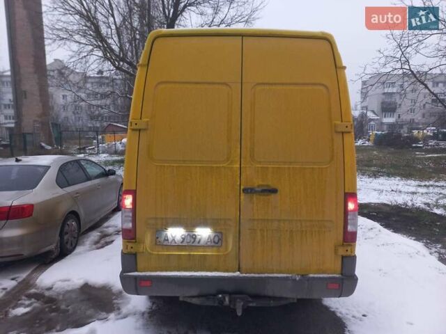 Желтый Мерседес Sprinter, объемом двигателя 2.2 л и пробегом 647 тыс. км за 7300 $, фото 9 на Automoto.ua