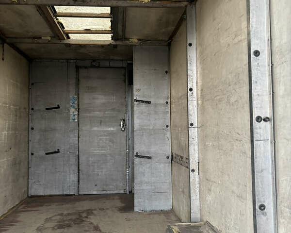 Желтый Мерседес Sprinter, объемом двигателя 2.15 л и пробегом 900 тыс. км за 4600 $, фото 17 на Automoto.ua