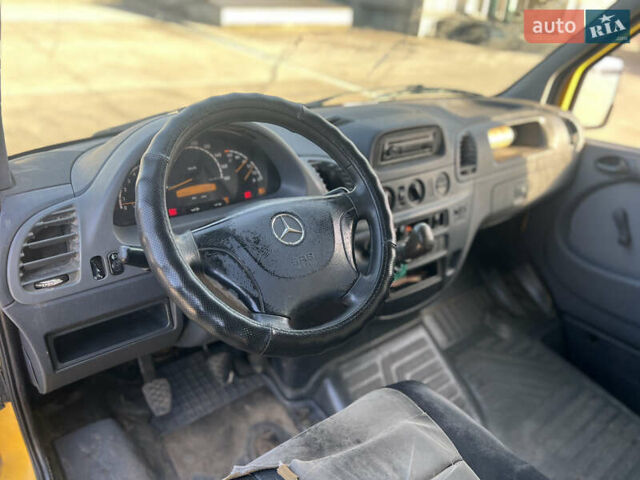 Желтый Мерседес Sprinter, объемом двигателя 2.15 л и пробегом 914 тыс. км за 8000 $, фото 13 на Automoto.ua
