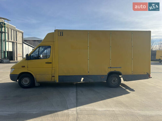Желтый Мерседес Sprinter, объемом двигателя 2.15 л и пробегом 914 тыс. км за 8000 $, фото 5 на Automoto.ua