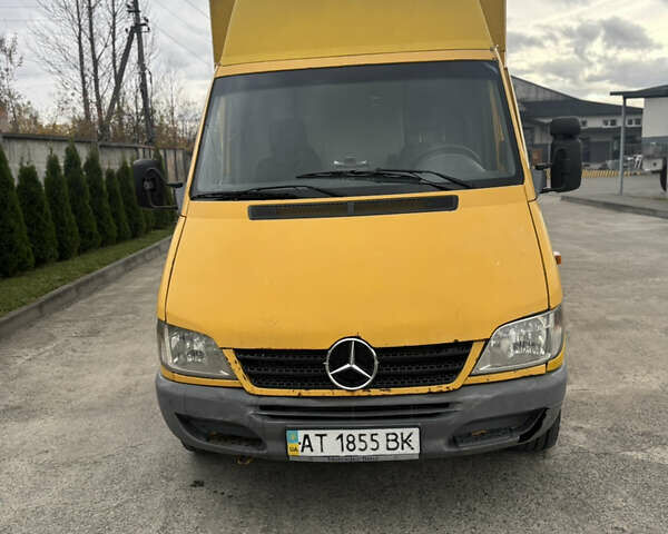 Желтый Мерседес Sprinter, объемом двигателя 2.15 л и пробегом 900 тыс. км за 4600 $, фото 1 на Automoto.ua