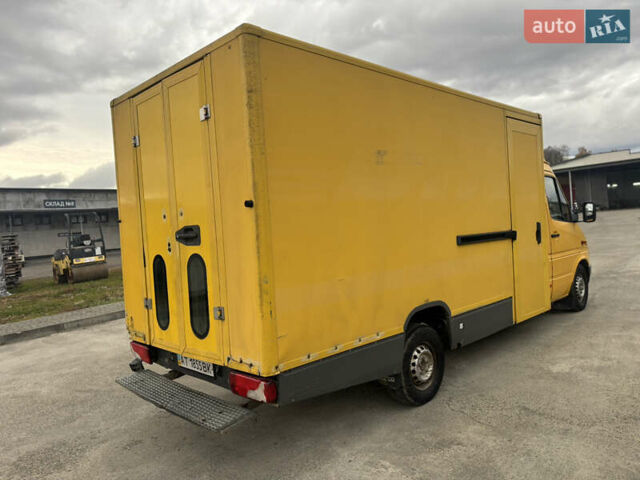 Желтый Мерседес Sprinter, объемом двигателя 2.15 л и пробегом 900 тыс. км за 4600 $, фото 4 на Automoto.ua